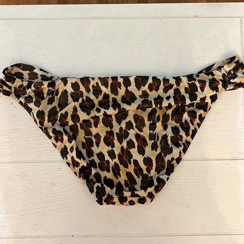Leopard bikini - Picture 2 of 4